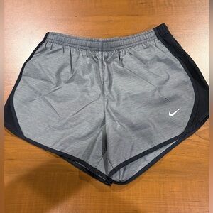 Like New Nike Kids Tempo Running Shorts Size Youth Medium